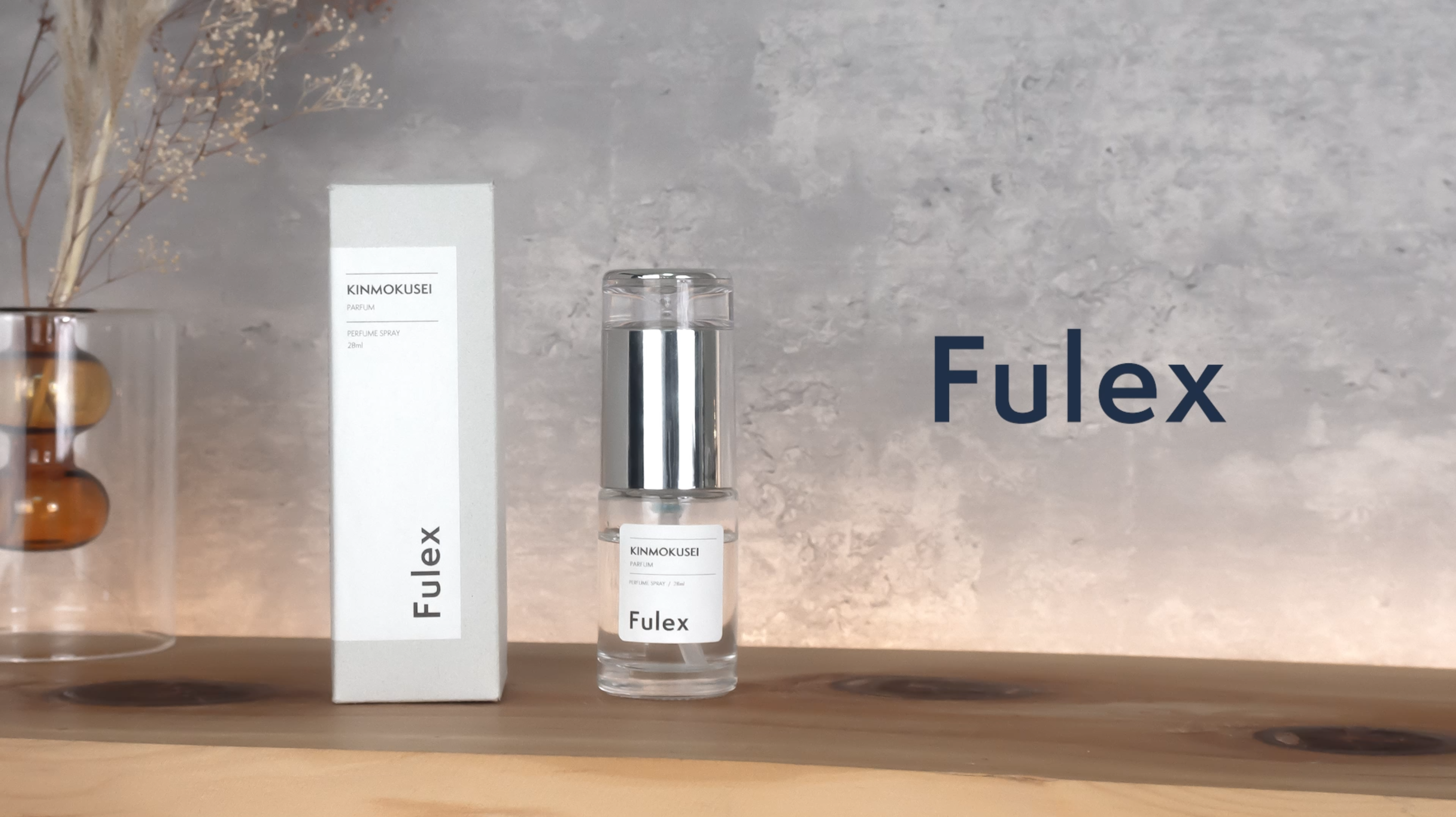 香水はおしゃれな棚に飾ろう！お部屋がショップ風になるディスプレイ術